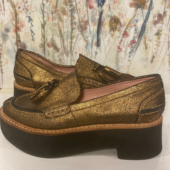 Vintage Sibyl Vane | Made in Argentina | Gold leather platform penny loafers - Picture 4 of 16